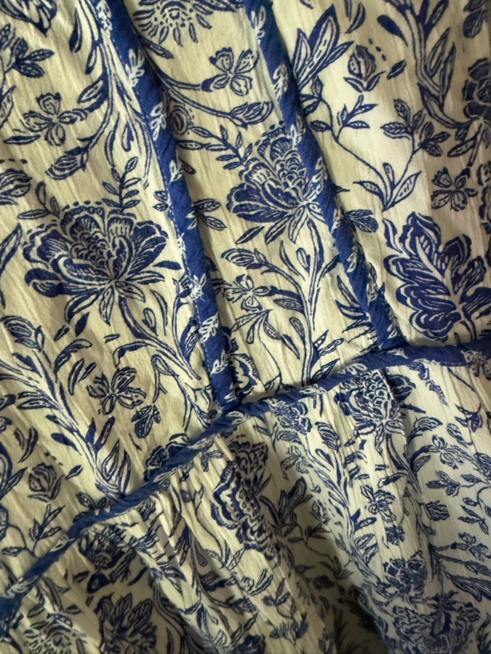 Knox Rose White Top with Blue Floral Design NWT - Picture 6 of 7